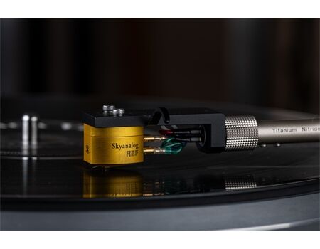 Skyanalog Reference MC Tonabnehmer Gelb auf Platte