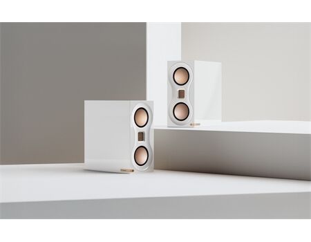 Monitor Audio Studio 89 /Paar Passive Kompaktlautsprecher HG weiß Lifestyle 2