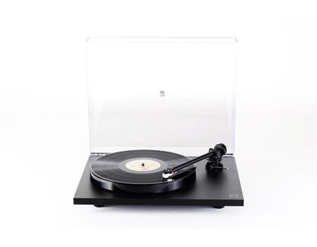Rega Planar 1 + Tonarm RB110 + TA-Carbon